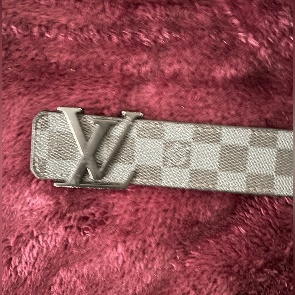 Louis vuitton belt small unisex
